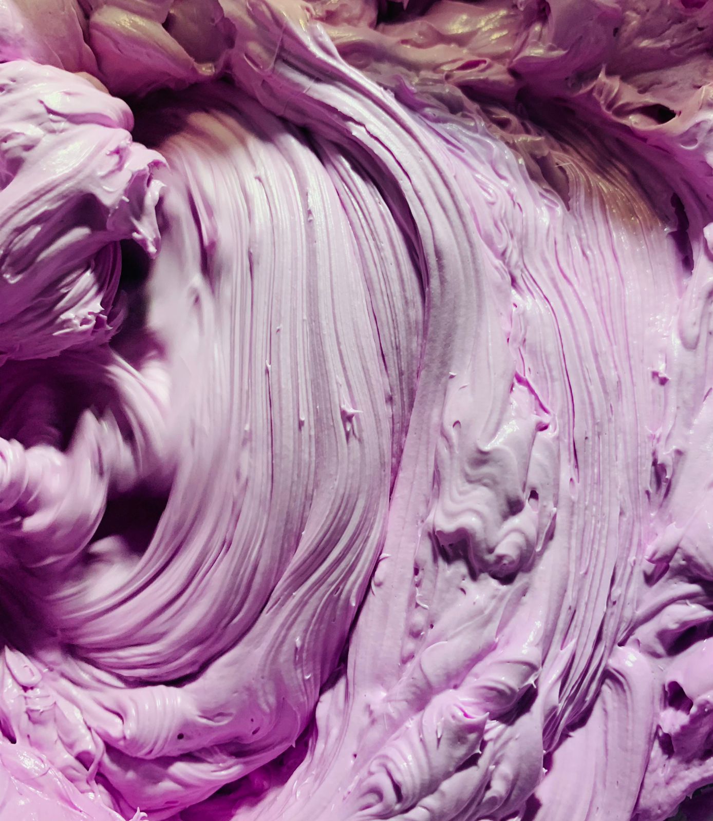 “Your Berry Creamy whipped body butter is a luxurious body lotion featuring natural ingredients such as shea butter, sweet almond oil, avocado oil, and pumpkin seed oil for ultimate skin nourishment.”